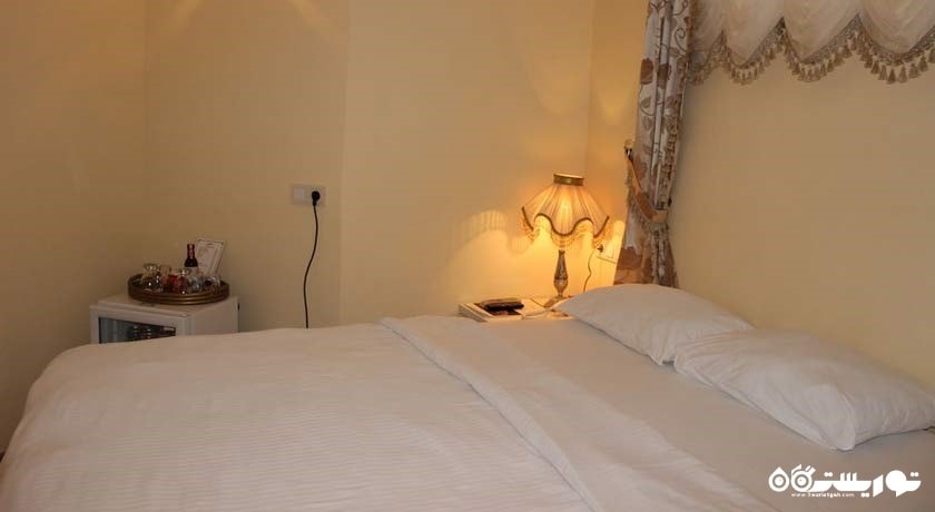 تخت بزرگ اتاق سینگل